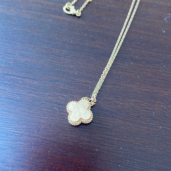 VAN CLEEF & ARPELS BROWN SMALL ALHAMBRA 2020 DIAMOND NECKLACE - Picture 5 of 5